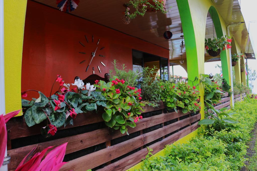 Hotel Las Flores Fortuna La Fortuna Exterior foto